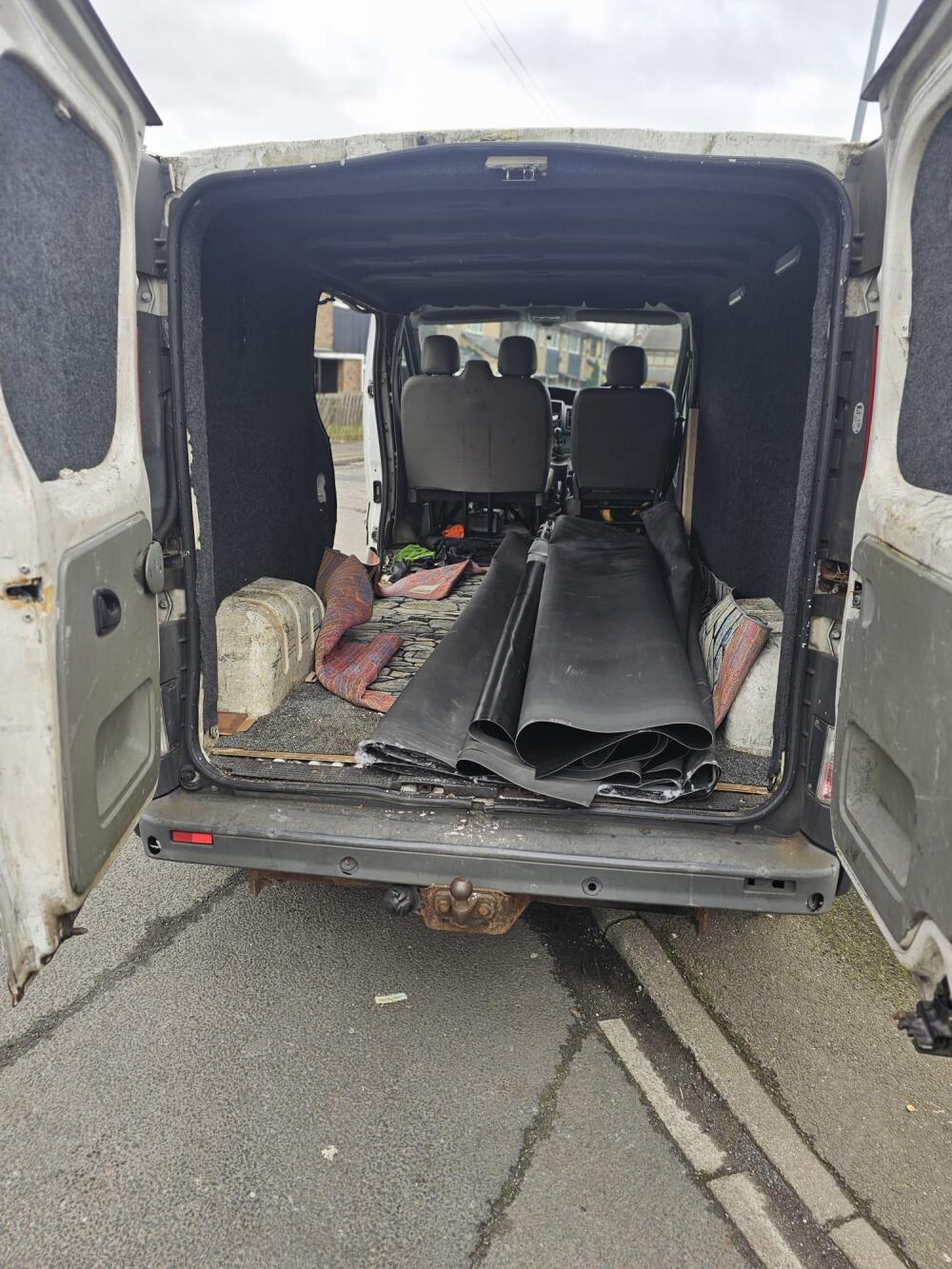 Man divan, Dewsbury man and van reference image 4