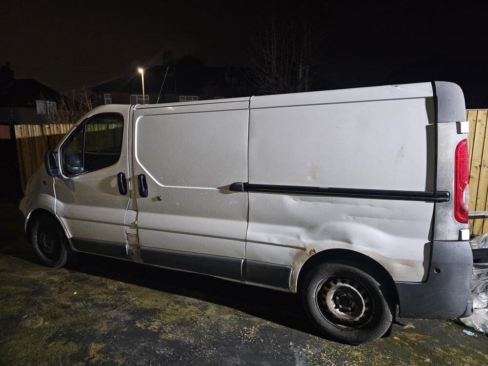 Man and van Dewsbury, Man divan