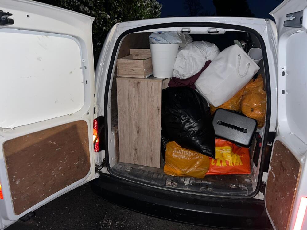 IH Removals, Dagenham man and van reference image 4