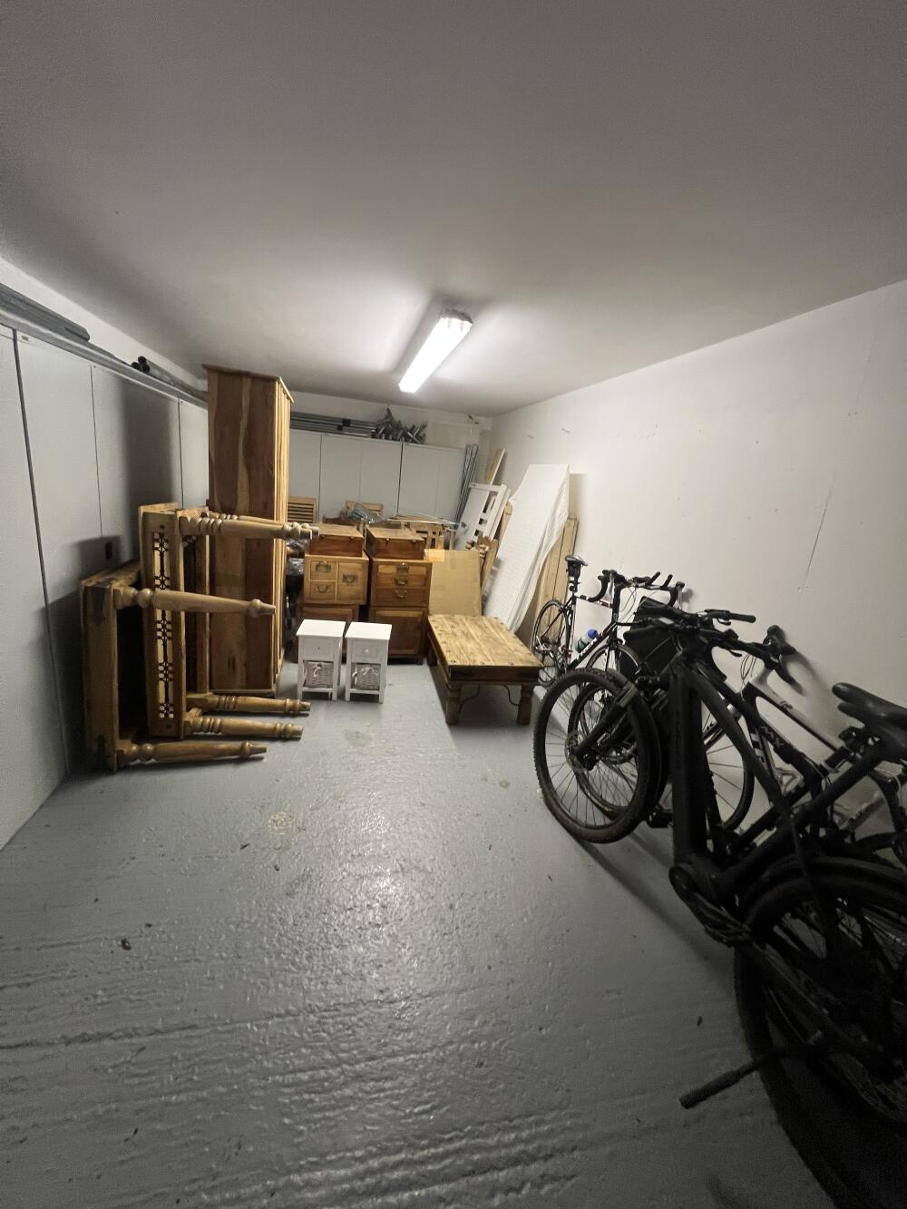 Zayna Logistics LTD, Slough man and van reference image 1