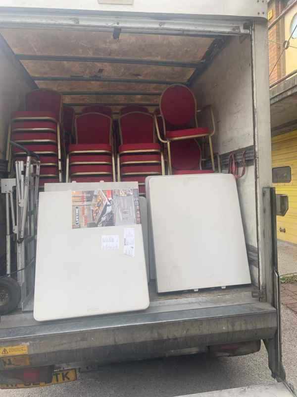 UpRemolvals, Dagenham man and van reference image 4