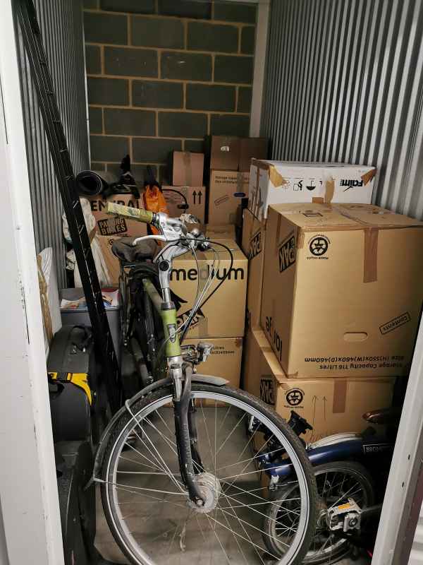 Lorand's Van, London man and van reference image 4