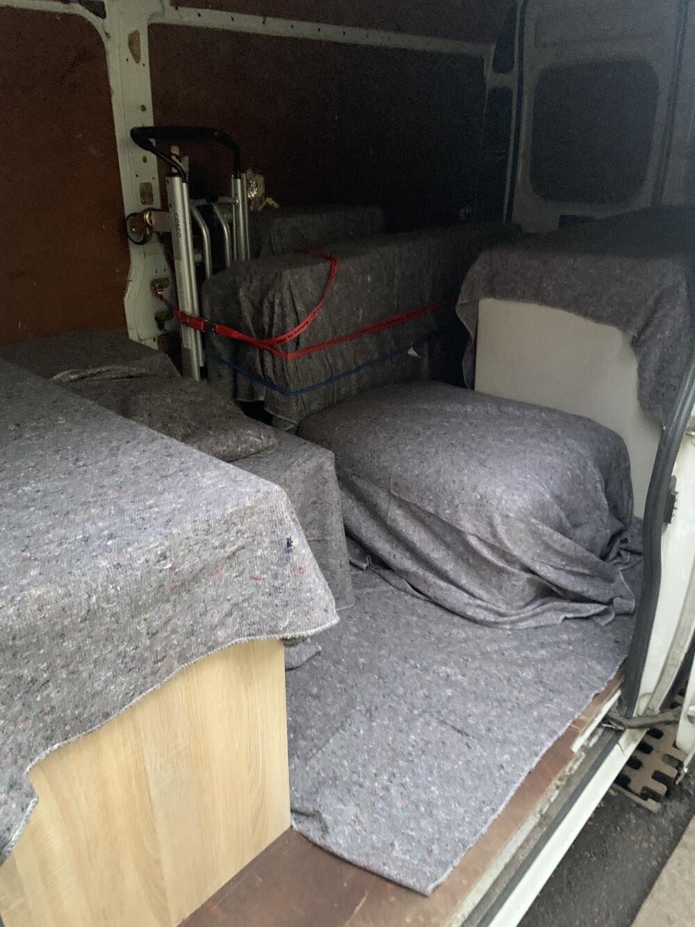 Suso Removal Ltd, Slough man and van reference image 4