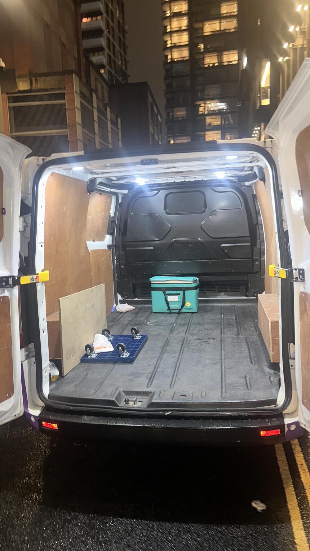 A&H Delux moves, London man and van reference image 1