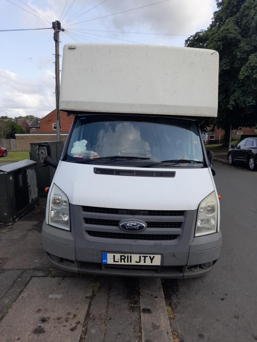 Pace removals, Luton man and van reference image 1