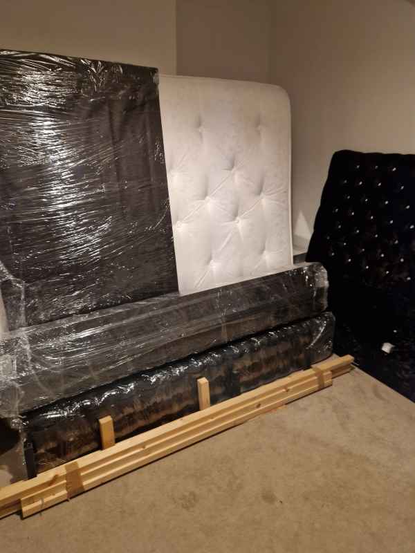 LD Mouve, Dagenham man and van reference image 4