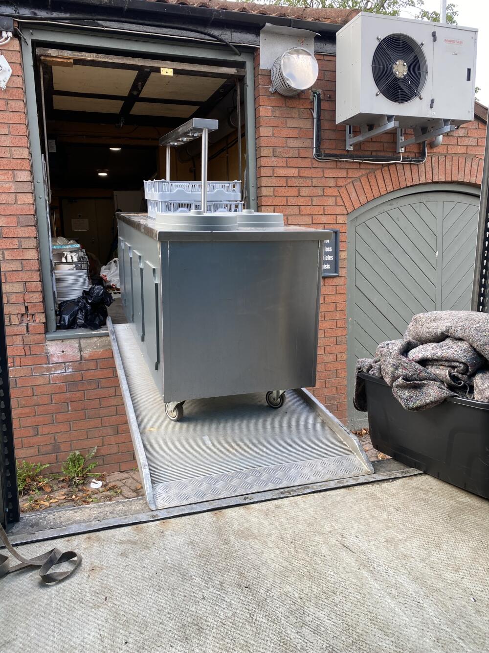 Cmb removals, Sheffield man and van reference image 2