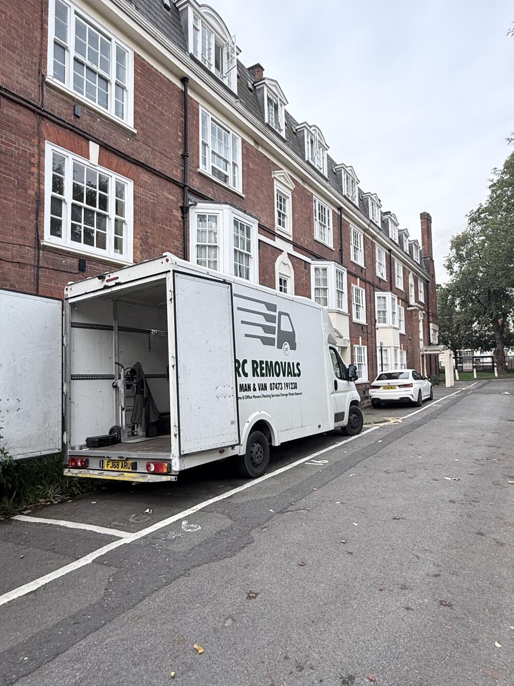 RC Removals, Edgware man and van reference image 3