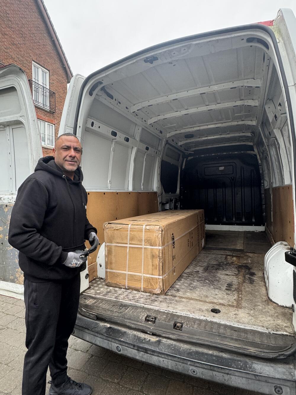 Move Mates Removal Services, Oldham man and van reference image 1