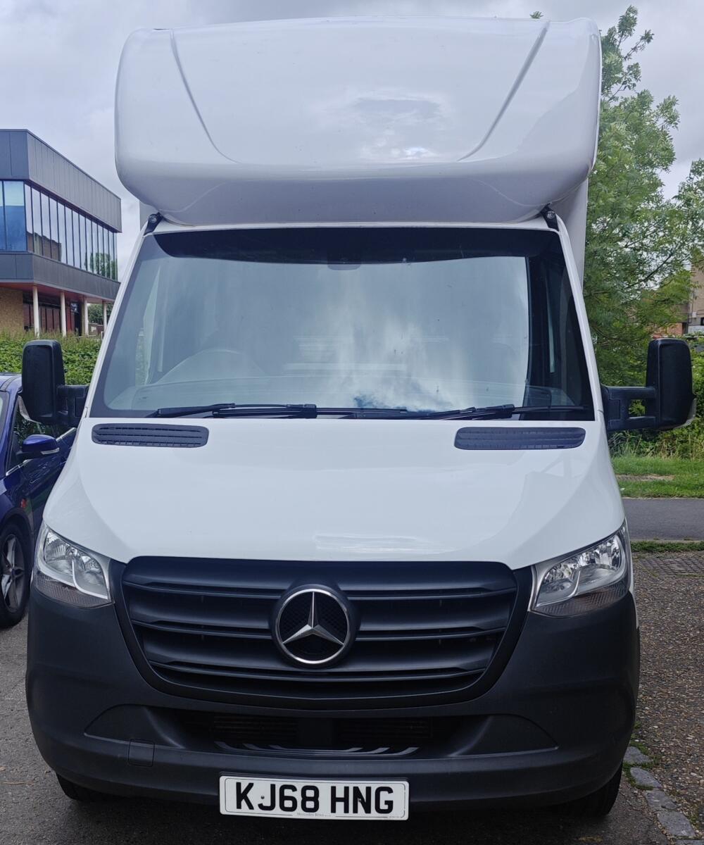 Man and van Waltham Abbey, Man with a big van